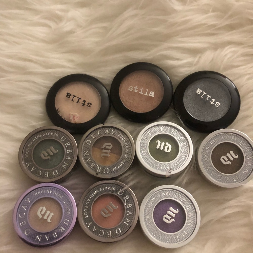 Bundle of urban decay and stila eye shadows $20!